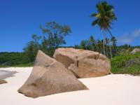 Riesige Granitfelsen an Grand Anse - La Digue